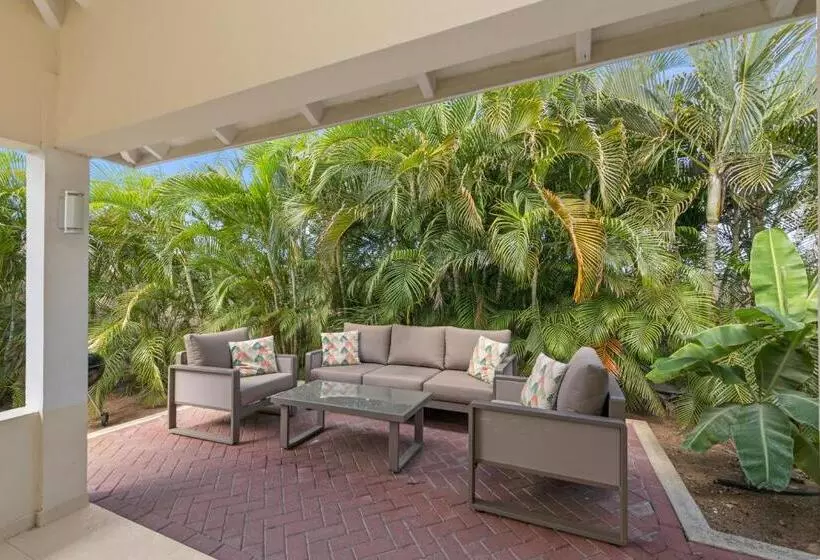 Attractive Villa In Resort