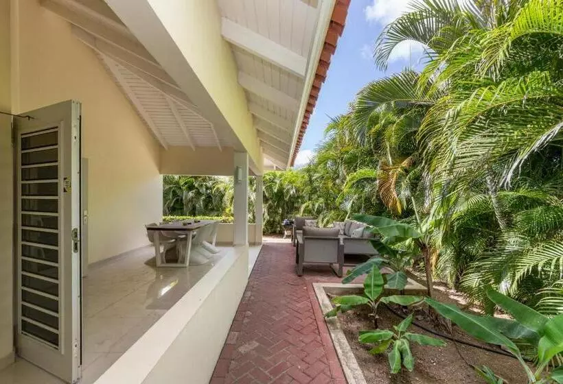 Attractive Villa In Resort
