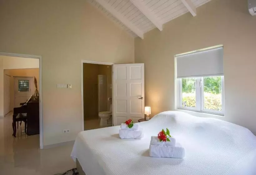 Attractive Villa In Resort
