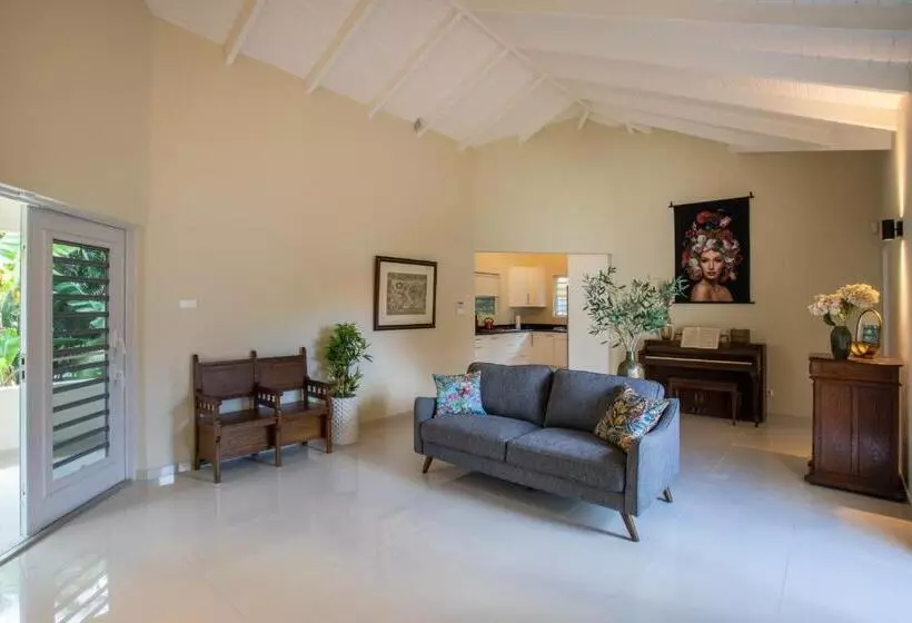 Attractive Villa In Resort