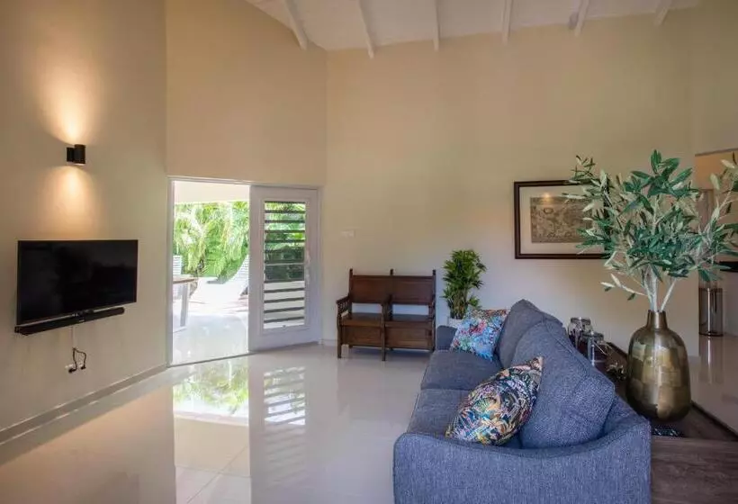 Attractive Villa In Resort