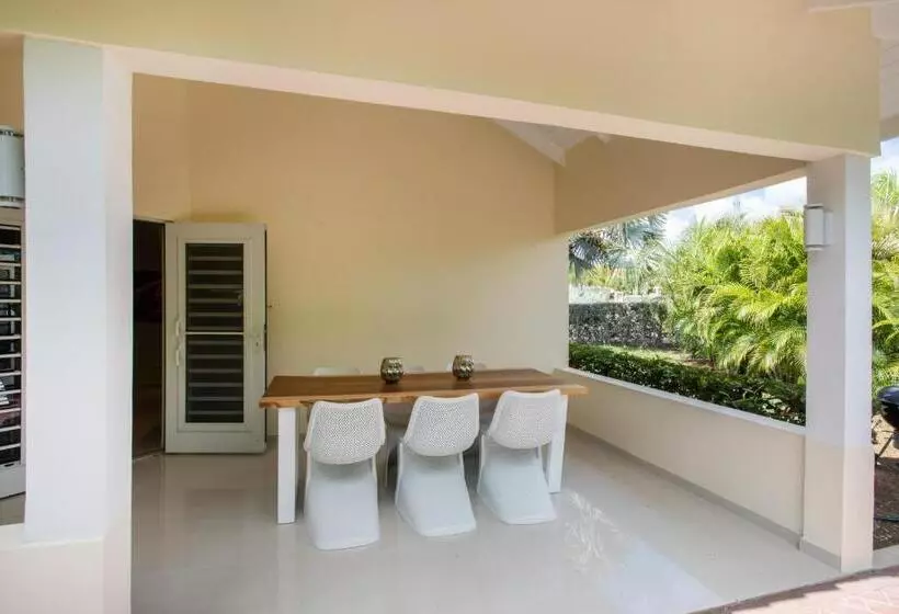 Attractive Villa In Resort
