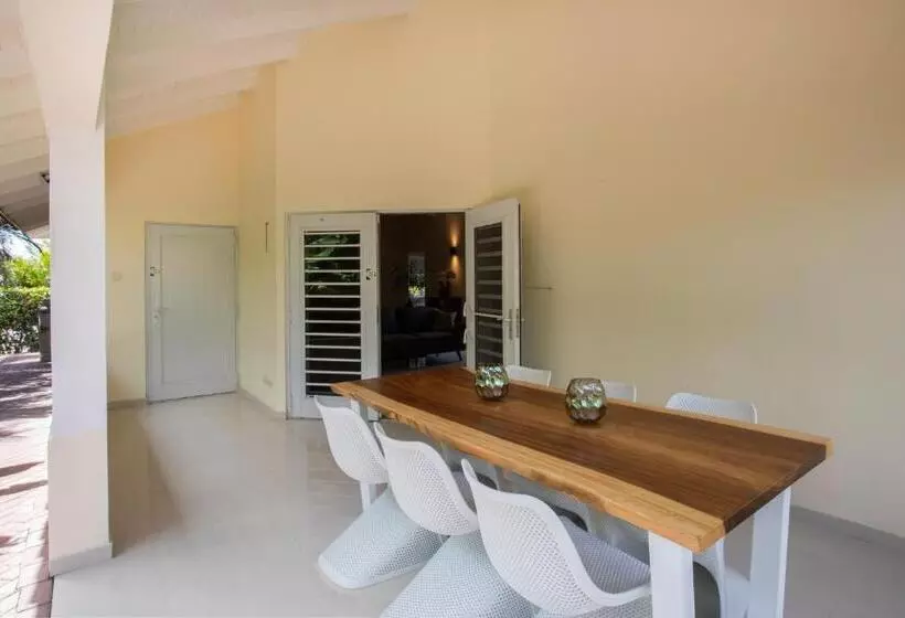 Attractive Villa In Resort