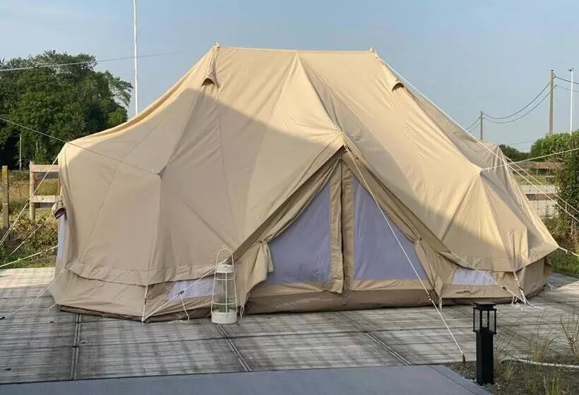 Mademoiselle Nineth Met Sauna