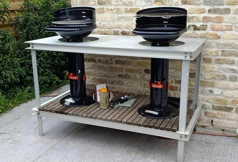 Mademoiselle Nineth Met Sauna