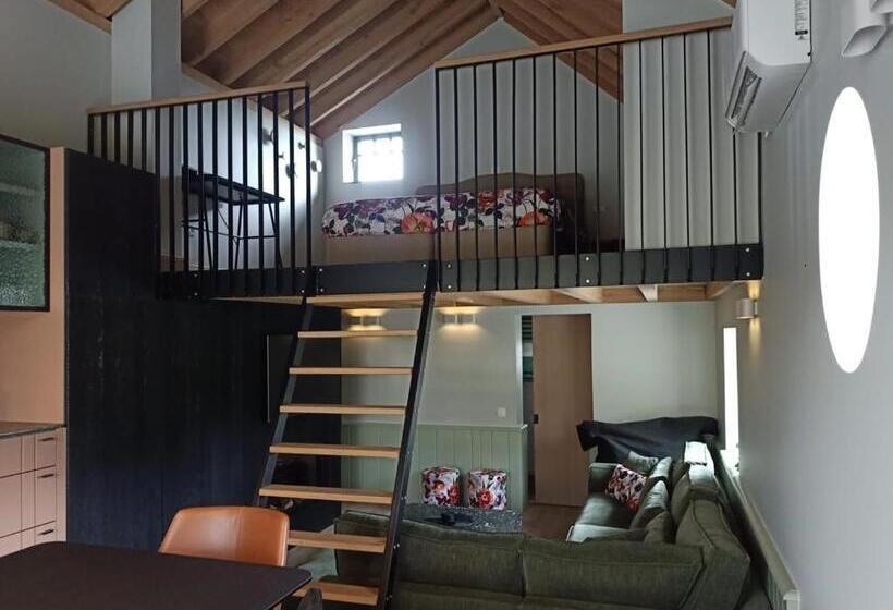 Mademoiselle Nineth Met Sauna