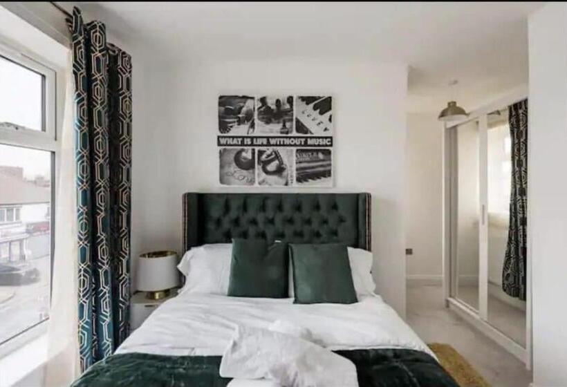 Penthouse Luxury Apartment