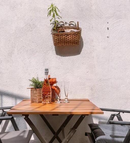 Spacious Apartment In The Heart Of Antwerp