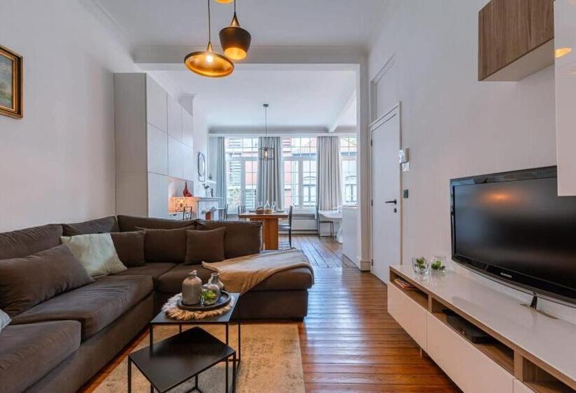 Spacious Apartment In The Heart Of Antwerp