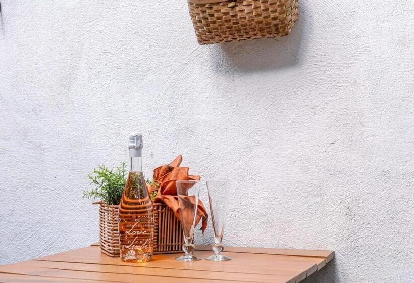 Spacious Apartment In The Heart Of Antwerp