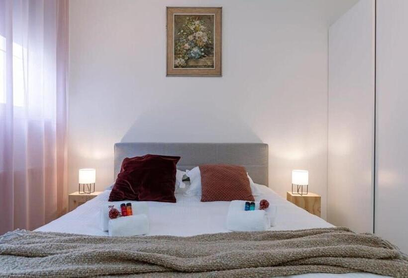 Spacious Apartment In The Heart Of Antwerp