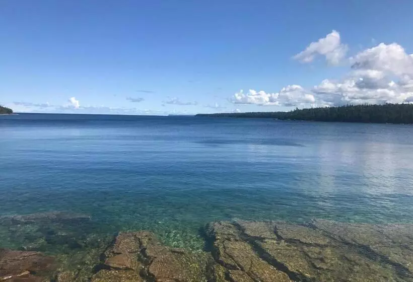 Tobermory Peaceful Private Entire Cottage Log Home Spacious Fully Equipped