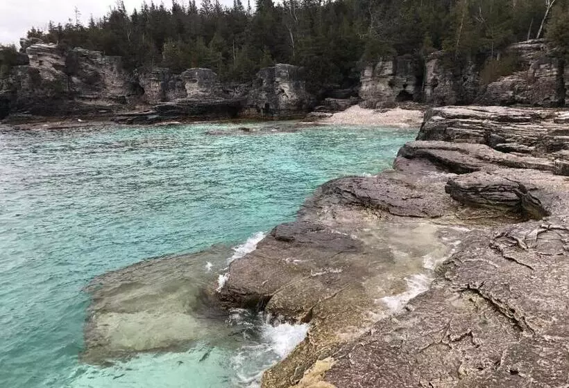 Tobermory Peaceful Private Entire Cottage Log Home Spacious Fully Equipped