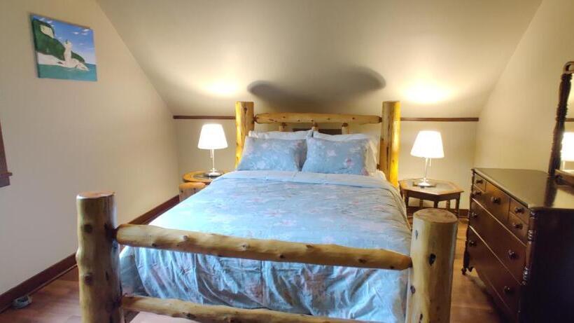 Tobermory Peaceful Private Entire Cottage Log Home Spacious Fully Equipped