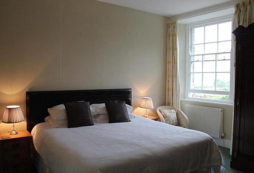 Trevanger Farm Bed And Breakfast