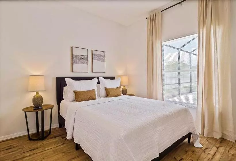 Whispering Palm Newly Renovated Cozy Fenced In Pool Home   Sleeps 8