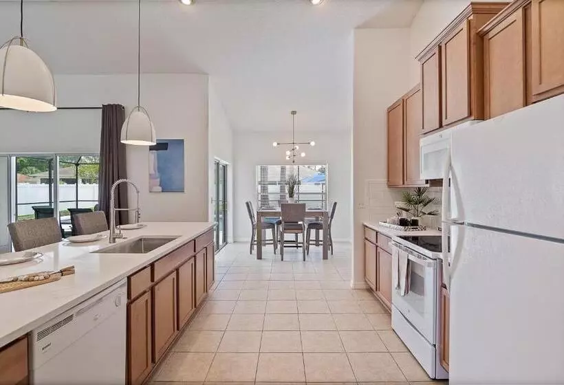 Whispering Palm Newly Renovated Cozy Fenced In Pool Home   Sleeps 8