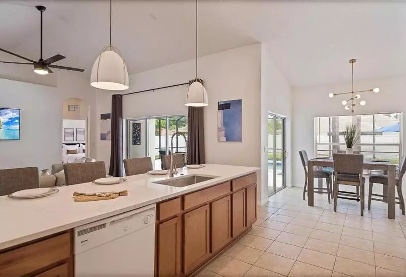 Whispering Palm Newly Renovated Cozy Fenced In Pool Home   Sleeps 8