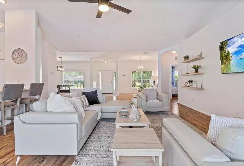 Whispering Palm Newly Renovated Cozy Fenced In Pool Home   Sleeps 8
