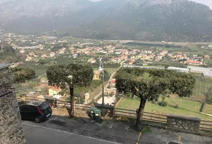 Alloggio Per Turisti A Solo 10 Minuti Dal Mare