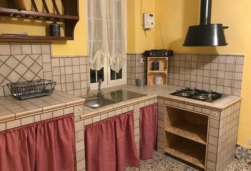 Alloggio Per Turisti A Solo 10 Minuti Dal Mare