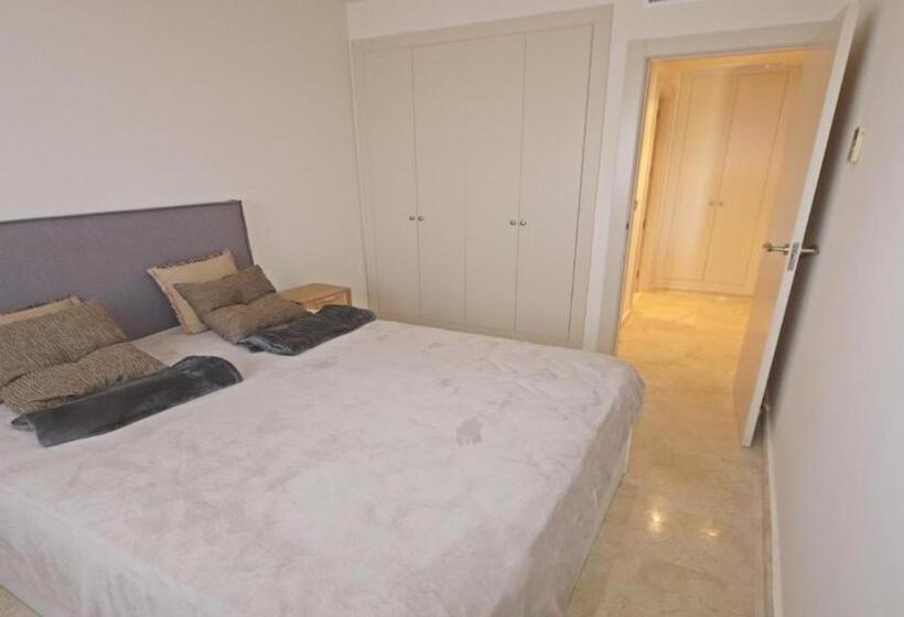 Apartamento Nueva Ribera Ref: 6030