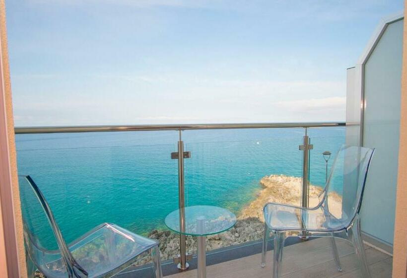 تختخواب و صبحانه La Dimora Sul Mare