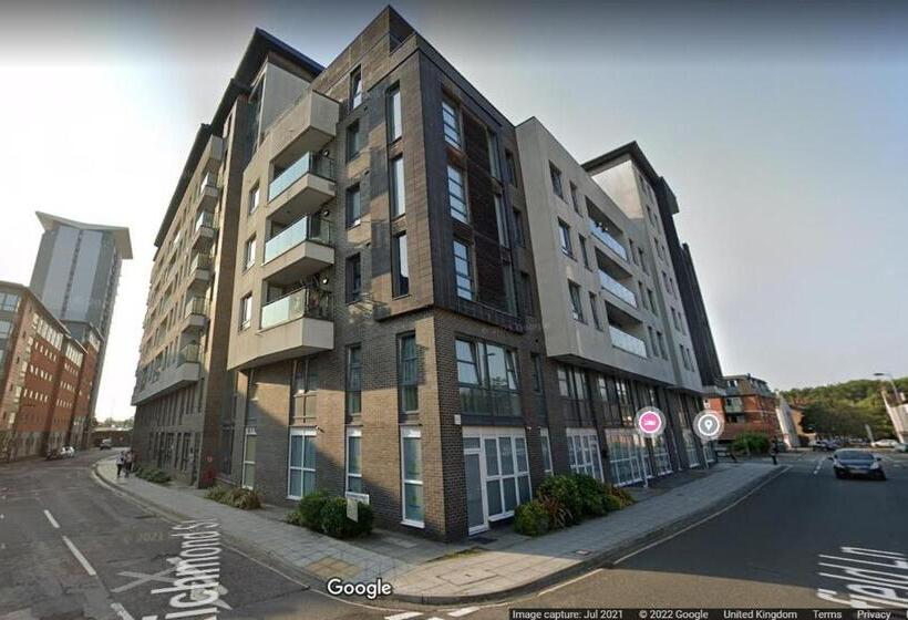 City View Apart Central Of Southampton 2 Beds & 2 Bath   Free Private Parking Space