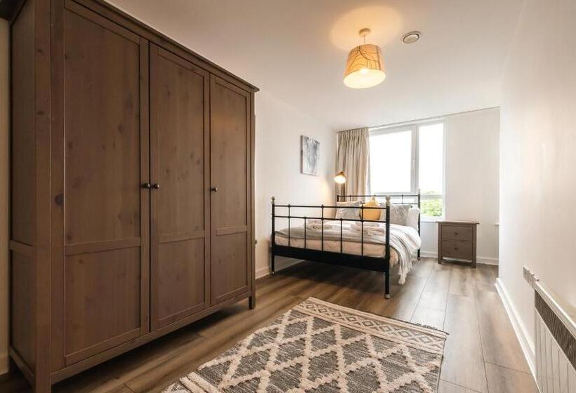 City View Apart Central Of Southampton 2 Beds & 2 Bath   Free Private Parking Space