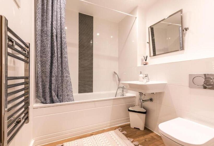 City View Apart Central Of Southampton 2 Beds & 2 Bath   Free Private Parking Space