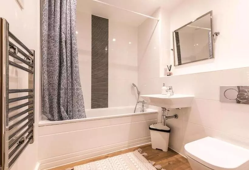 City View Apart Central Of Southampton 2 Beds & 2 Bath   Free Private Parking Space