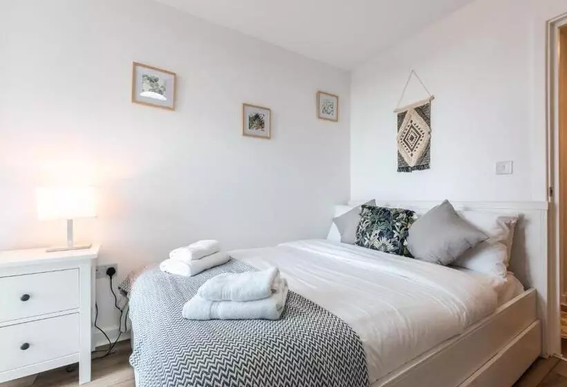 City View Apart Central Of Southampton 2 Beds & 2 Bath   Free Private Parking Space