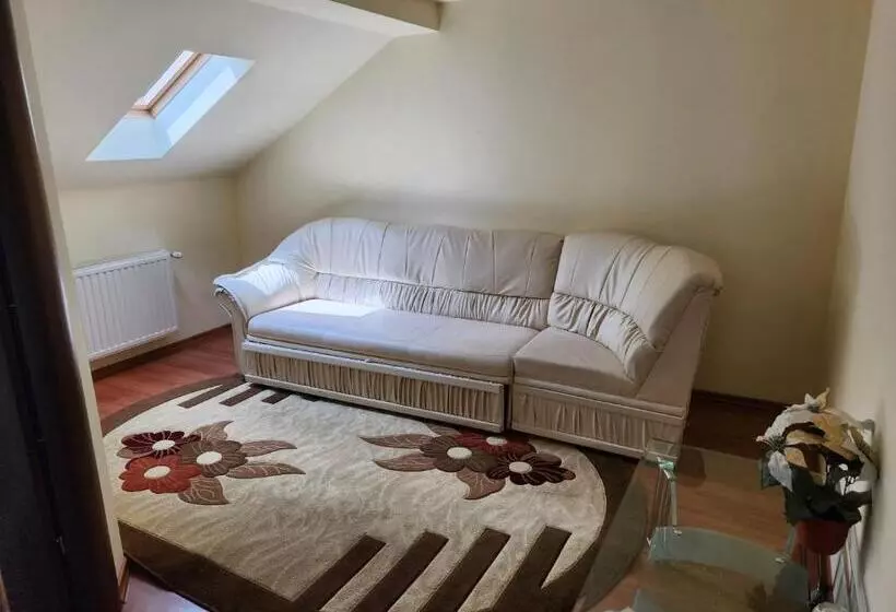 Hotelli Vila Dolly