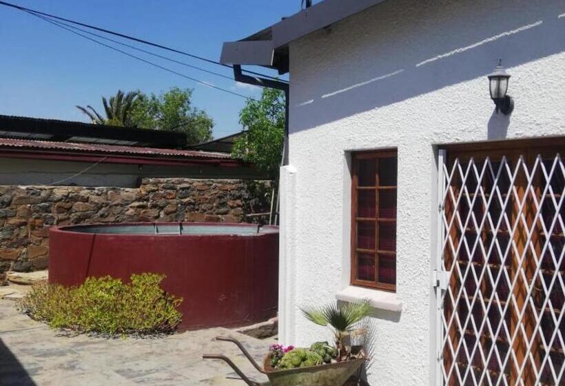 פנסיון Travellers Joy Guest House