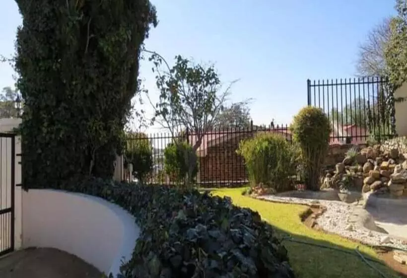 ペンション Travellers Joy Guest House