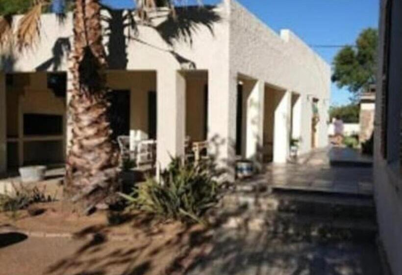 פנסיון Travellers Joy Guest House