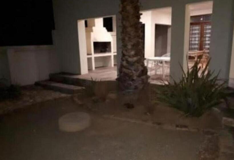 פנסיון Travellers Joy Guest House