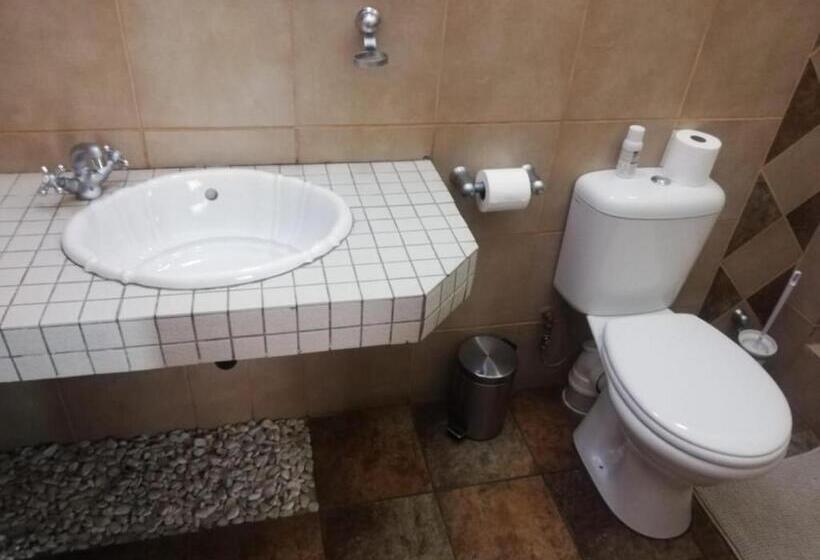 פנסיון Travellers Joy Guest House