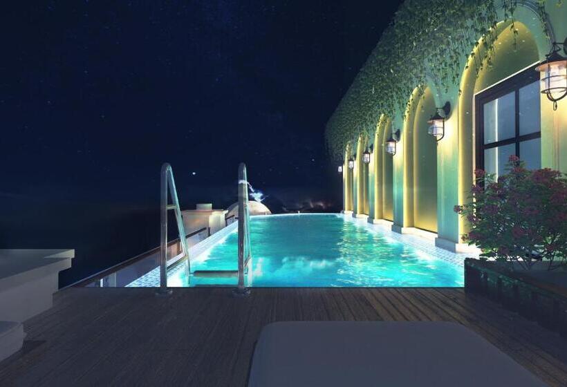 Selecthotel Hạ Long