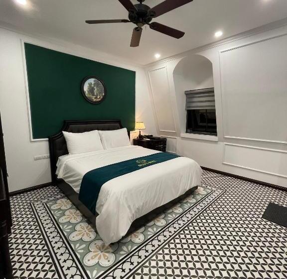 Selecthotel Hạ Long