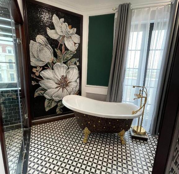 Selecthotel Hạ Long