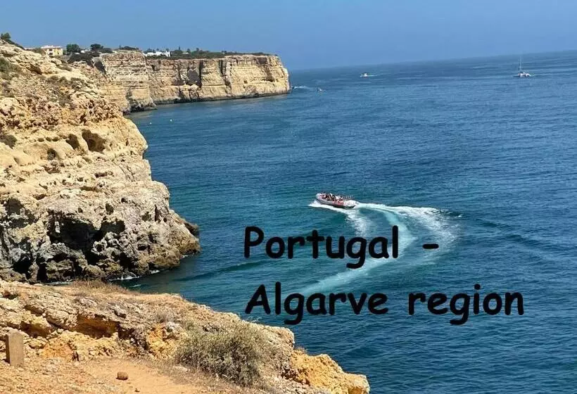 A Charming 6 Person Apartment, Golf, Surfing, Free Tennis Courts And Bicycles