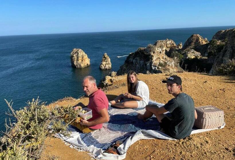 A Charming 6 Person Apartment, Golf, Surfing, Free Tennis Courts And Bicycles