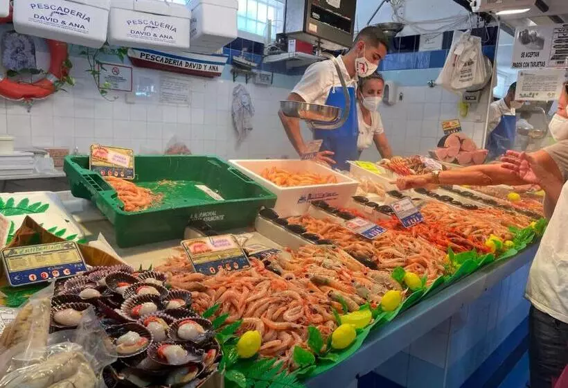 A Charming 6 Person Apartment, Golf, Surfing, Free Tennis Courts And Bicycles