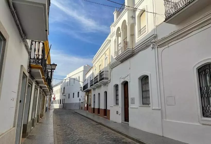 A Charming 6 Person Apartment, Golf, Surfing, Free Tennis Courts And Bicycles