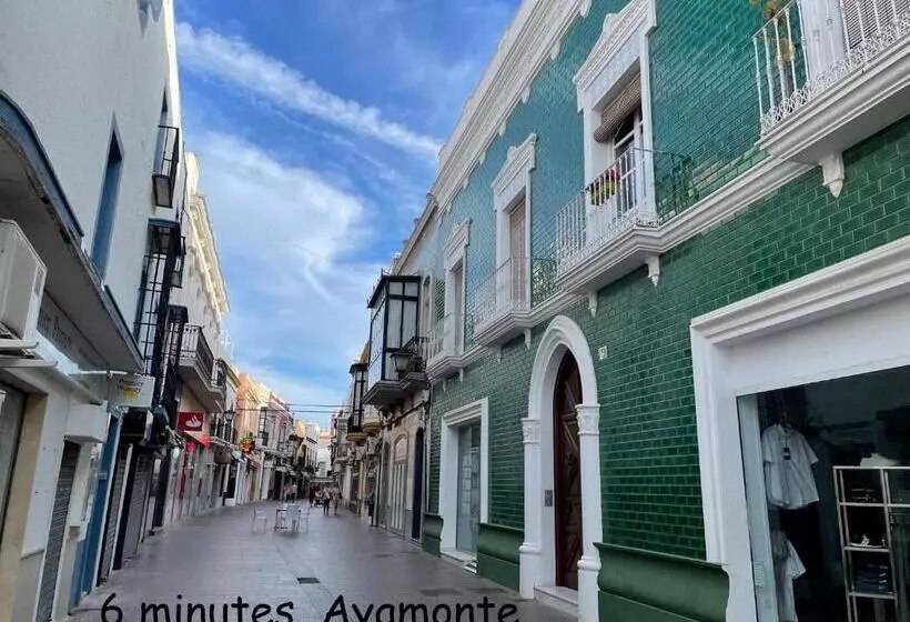 A Charming 6 Person Apartment, Golf, Surfing, Free Tennis Courts And Bicycles