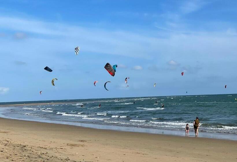 A Charming 6 Person Apartment, Golf, Surfing, Free Tennis Courts And Bicycles