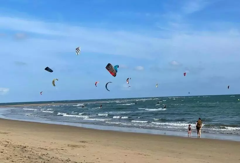 A Charming 6 Person Apartment, Golf, Surfing, Free Tennis Courts And Bicycles