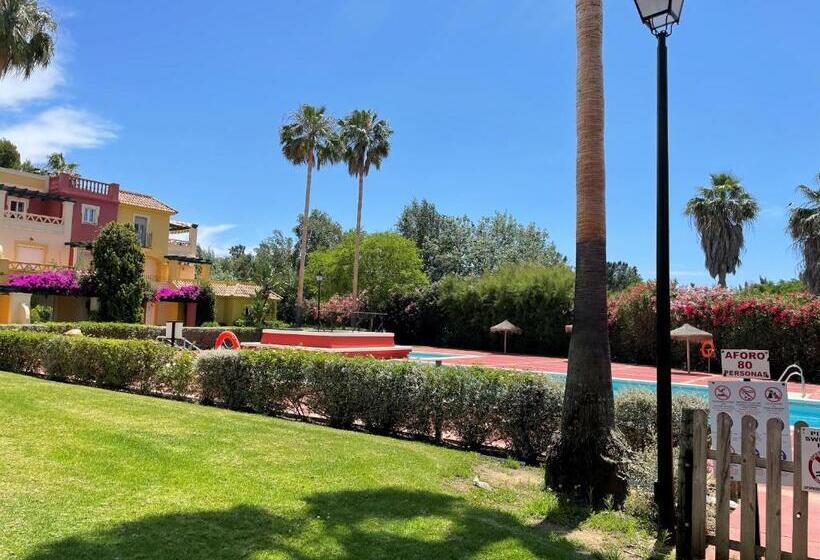 A Charming 6 Person Apartment, Golf, Surfing, Free Tennis Courts And Bicycles