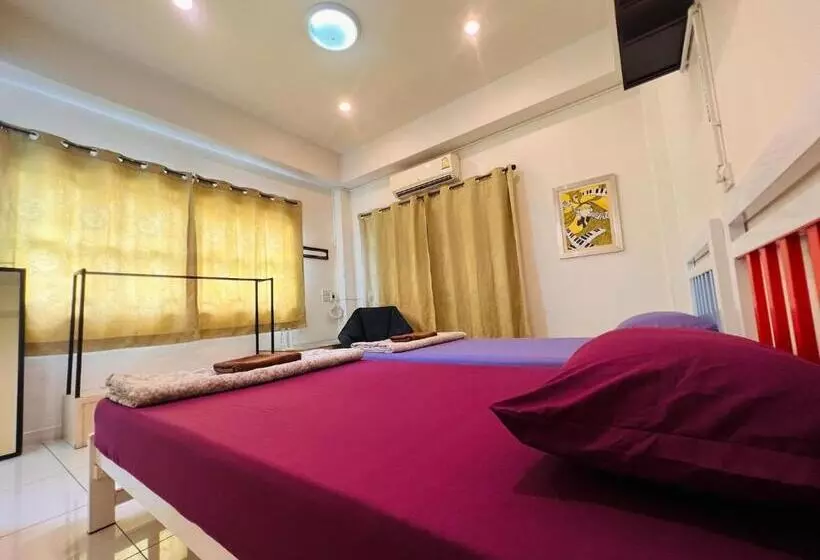 Aekkalukthai Hostel Rayong